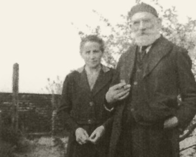 Der Ziegeleibesitzer Heinrich Illies mit seiner Tochter Elsa Schulze, geb. Illies.
