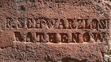 Ziegelstempel Handstrichziegel F. SCHWARZLOSE RATHENOW Foto Hartwig