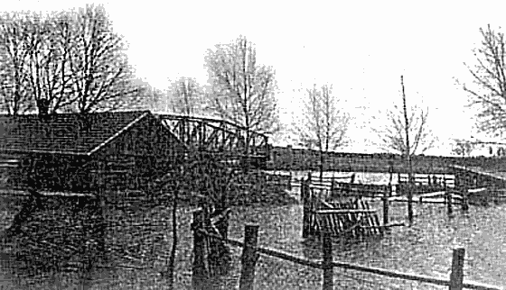 1941 Deichdurchbruch Gebäude der Ziegelei an der Togbrücke unter Wasser