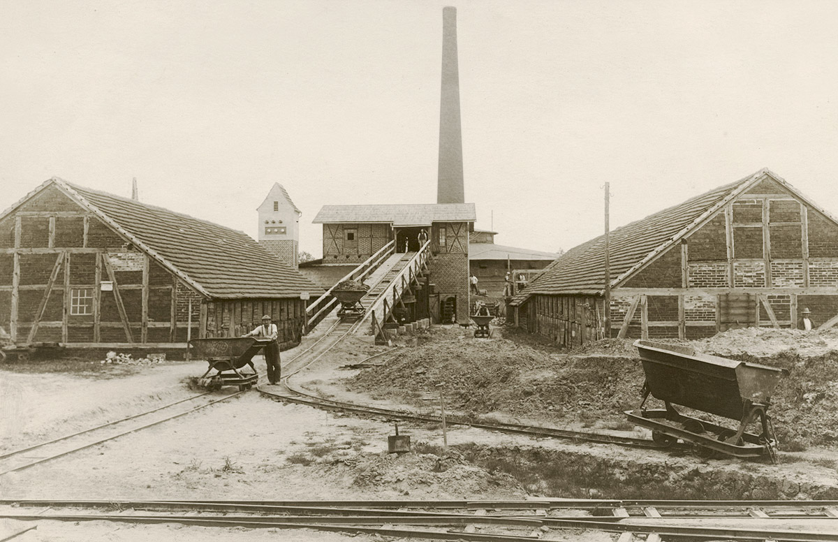 Ziegelei Seeger / Otto Puls, Ringofen, Maschinenhaus,Trockenschuppen Anfang der 1930er Jahre.