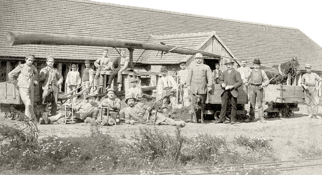 Ziegelei Loeber 1892, Ziegelmeister Friedrich Blankenburg mit Frau Frederike und den Kindern.