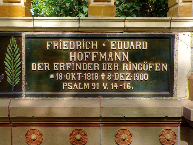 Friedrich Hoffmann Grabstelle. Erfinder des Ringofens. Auf dem Dorotheenstdtischen Friedhof in Berlin-Mitte.