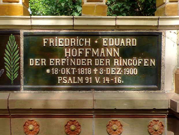 Friedrich Hoffmann Grabstelle. Erfinder des Ringofens. Auf dem Dorotheenst�dtischen Friedhof in Berlin-Mitte.