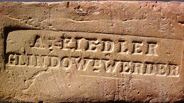 Ziegel Glindow bei Werder, August Fiedler, ca. 1830-1880. Stempel ca. 1845. Potsdam, Ulanenkaserne Bauschutt.