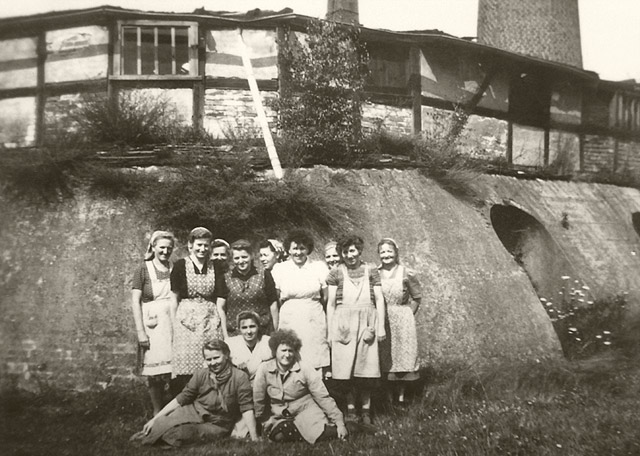 Arbeiterinnen der Ziegelei Witte 1953