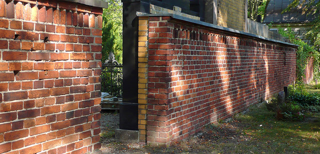 Ziegel Mauer Garnisonsfriedhof Hasenhaide Berlin 1842