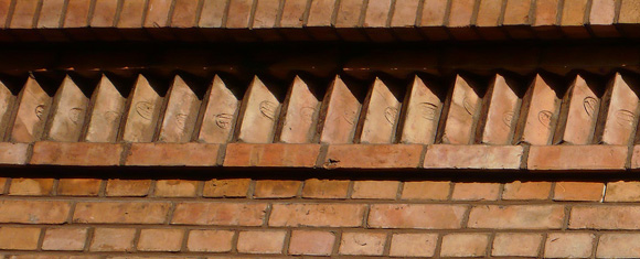 Hermsdorfer Ziegel Sophien-Gymnasium Detail Ziegelstempel